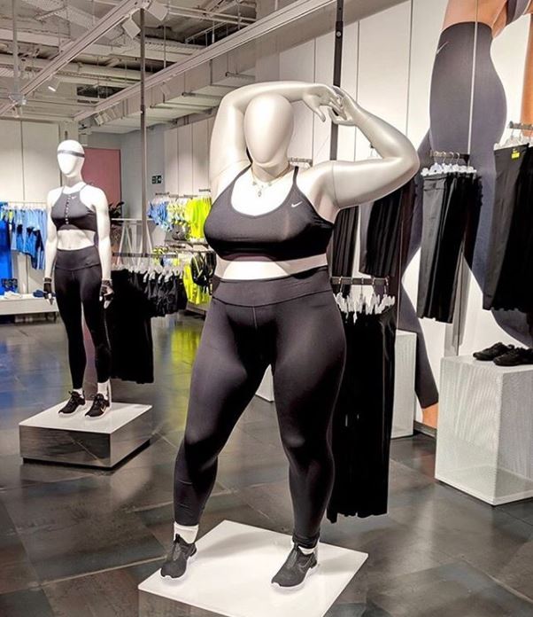 moda curvy estate nike